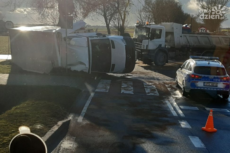 #PILNE Wypadek w Turowie. Jedna osoba w szpitalu. Droga zablokowana