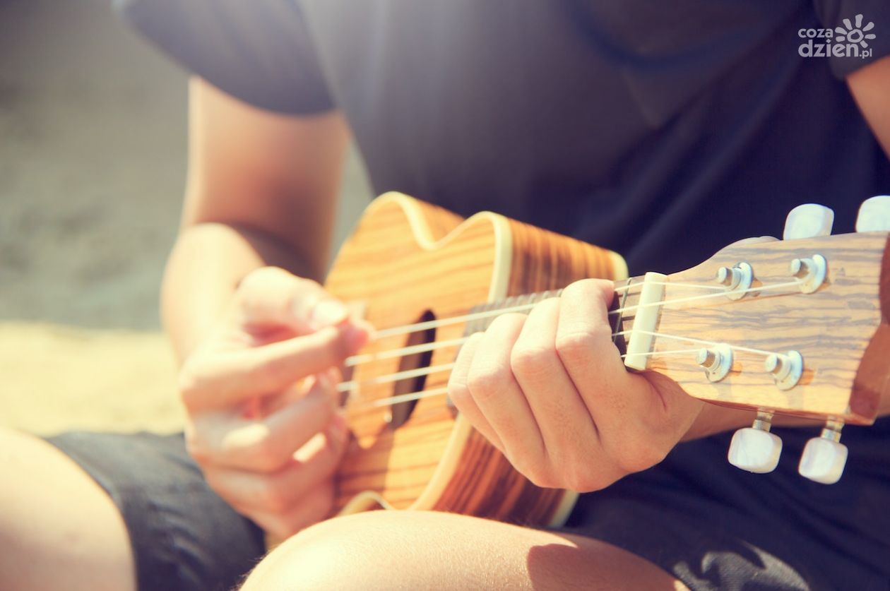 Nauka gry na ukulele - jak osiągnąć mistrzostwo w grze na tym małym instrumencie