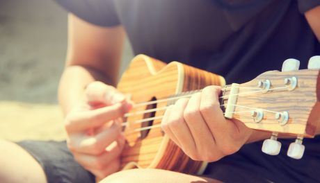 Nauka gry na ukulele - jak osiągnąć mistrzostwo w grze na tym małym instrumencie