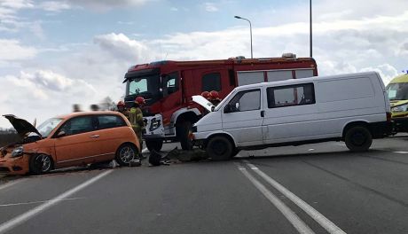 Kraksa na skrzyżowaniu. 2 osoby ranne