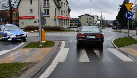 Ranni na pasach. Dwaj chłopcy "odbili się od pojazdu i upadli na jezdnię"