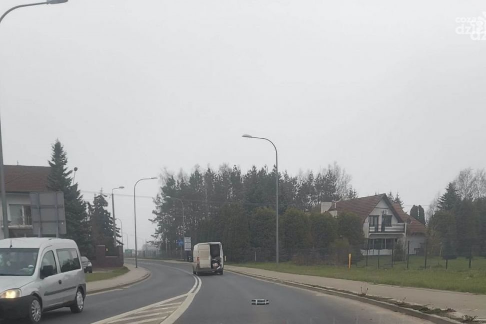 Dziś paczka nie dotrze do celu? Otwarte drzwi w kurierskim busie