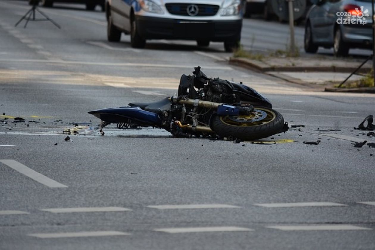Wypadek w Ciechanowie: Kierująca nie ustąpiła pierwszeństwa motocykliście - śledztwo w toku