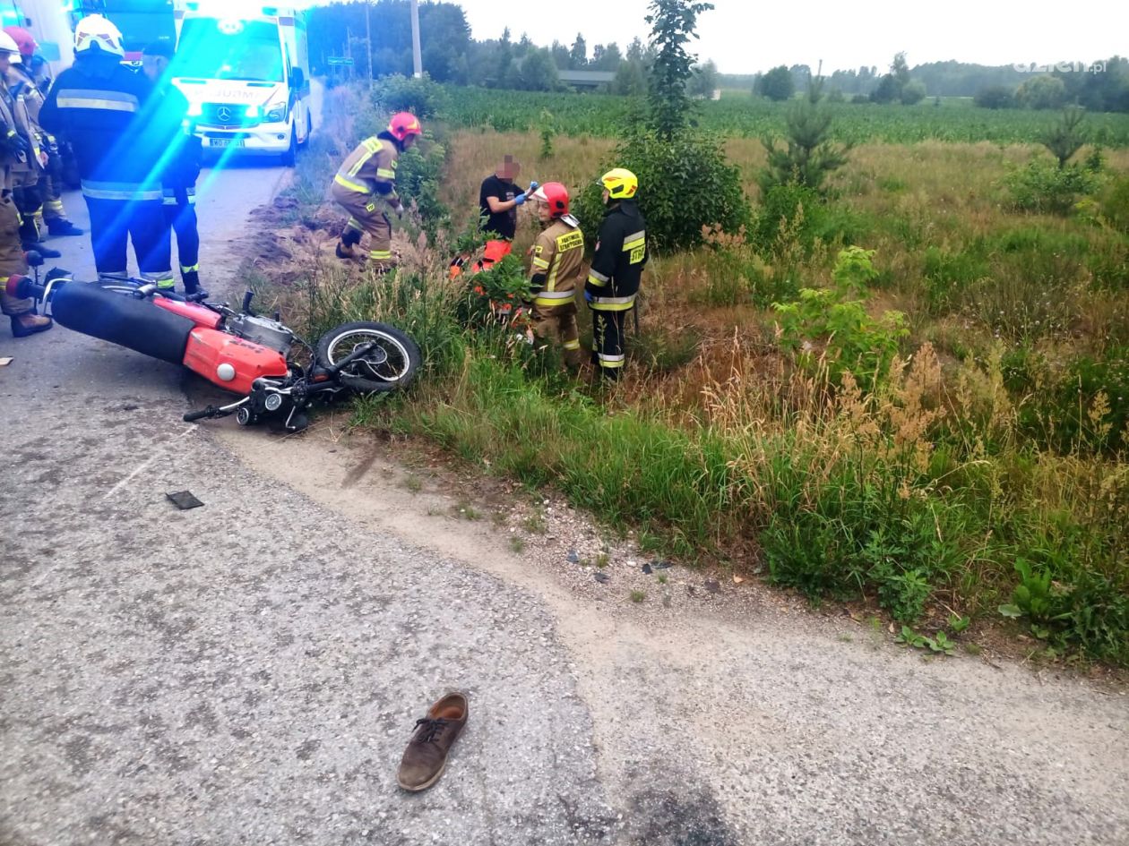 Motocyklista trafił do szpitala. Na skrzyżowaniu zderzył się z ciężarówką