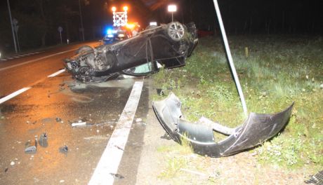 Wypadek w Ilinku: Dachowanie samochodu na mokrej drodze