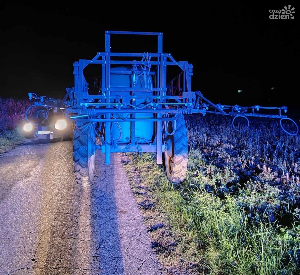 Potrącony przez ciągnik 20-letni mieszkaniec powiatu ciechanowskiego trafił do szpitala