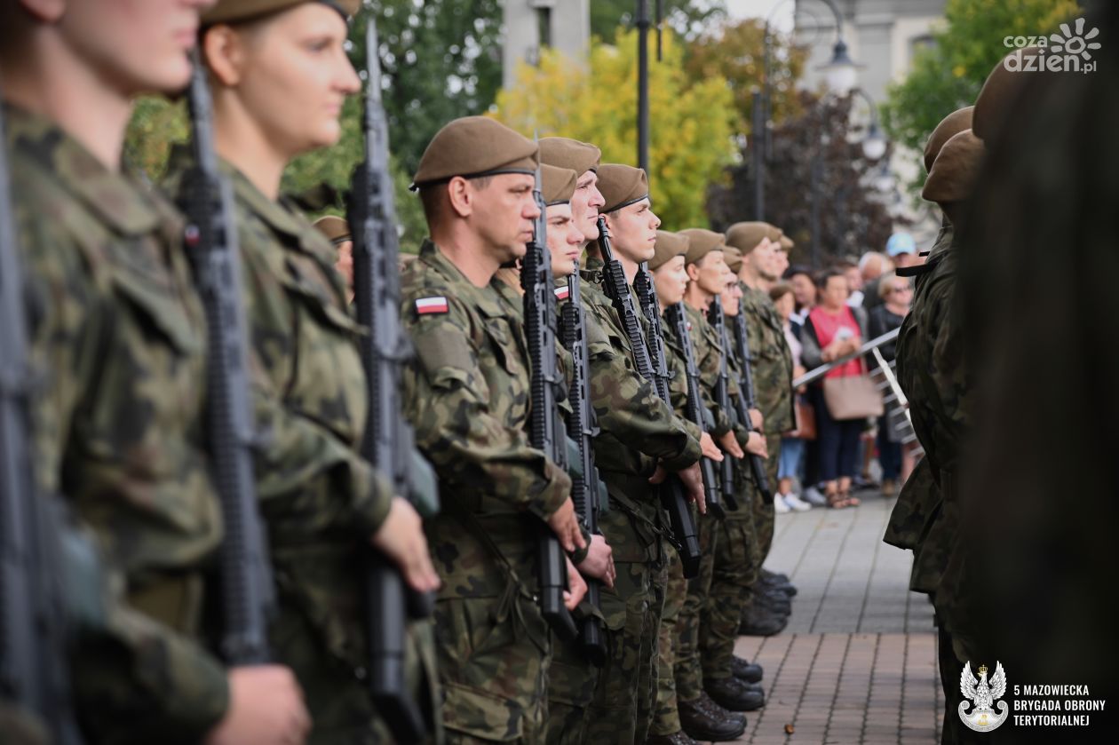 Kolejni żołnierze z naszego regionu złożyli przysięgę wojskową [zdjęcia]