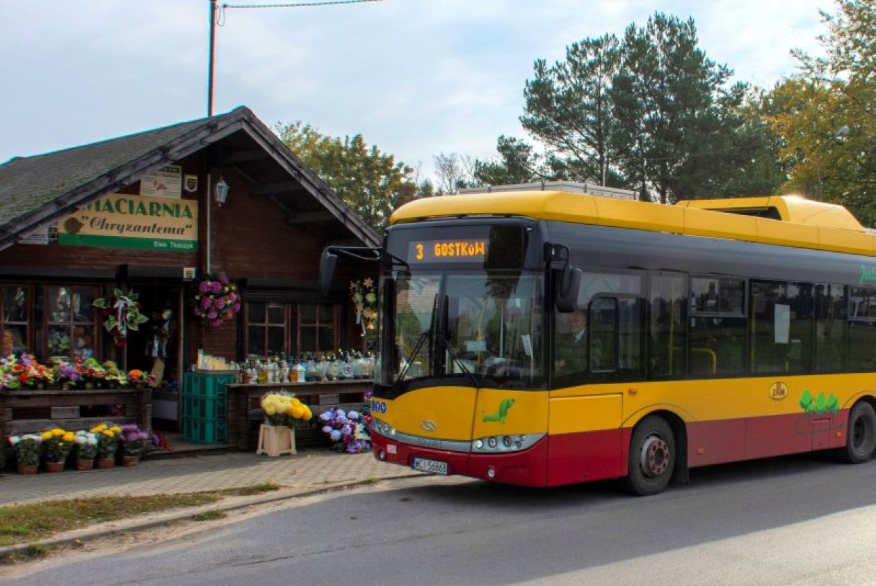 Bez stresu na cmentarz – zobacz, które autobusy Ciechanowa kursują częściej!