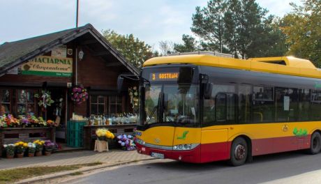 Dodatkowe linie autobusowe na Wszystkich Świętych w Ciechanowie – łatwy dojazd do cmentarza komunalnego