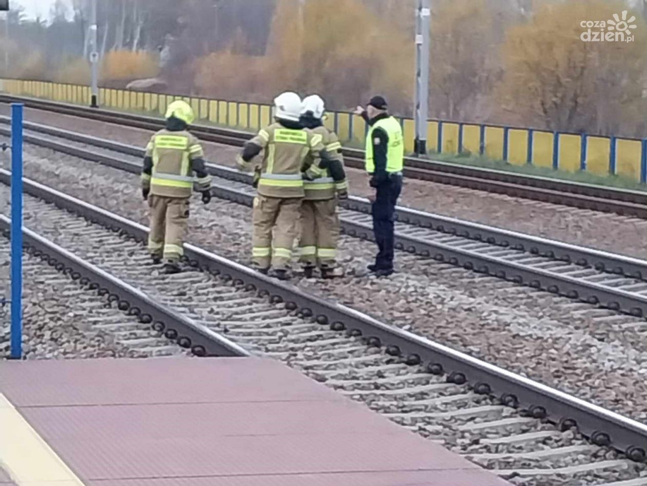 [zdjęcia] Tragiczny wypadek na torach kolejowych w Gąsocinie 
