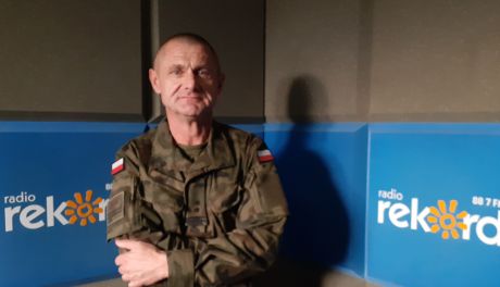 Dobry start, świetny "socjal," możliwość kariery - tak o ochotniczej służbie wojskowej mówił ppłk Artur Łęcki