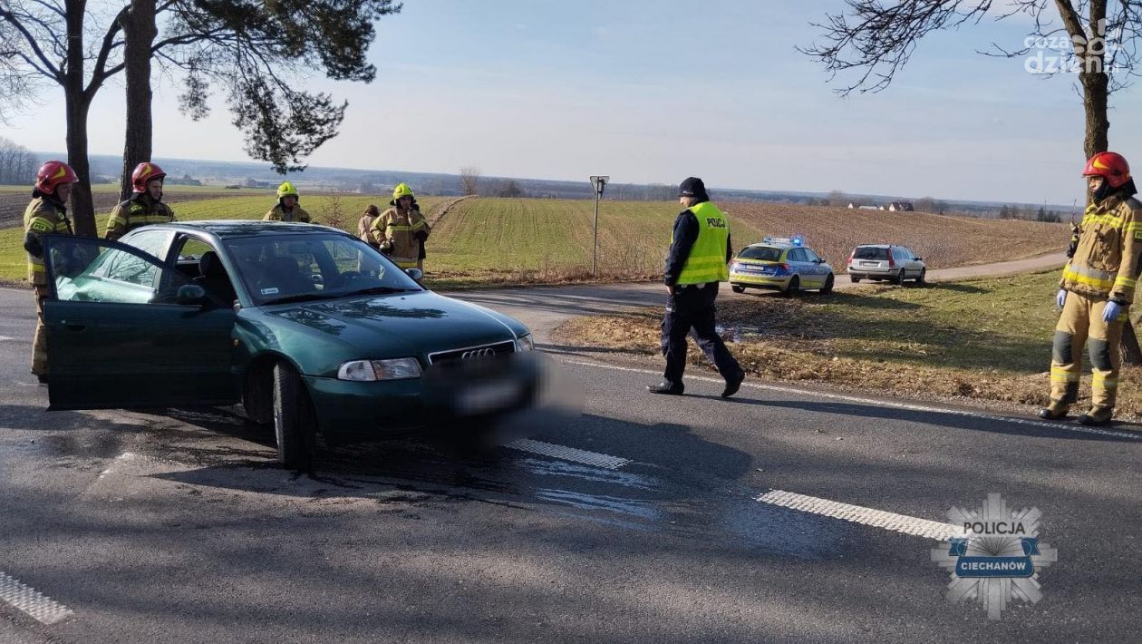 Wypadek na drodze między Ojrzeniem a Kraszewem. Jedna osoba trafiła do szpitala 