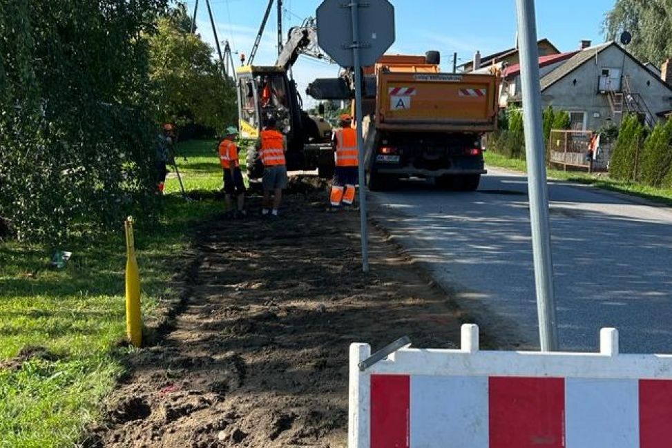 Powiat Przasnyski oddał do użytku ponad 30 tys. metrów kwadratowych nowej nawierzchni