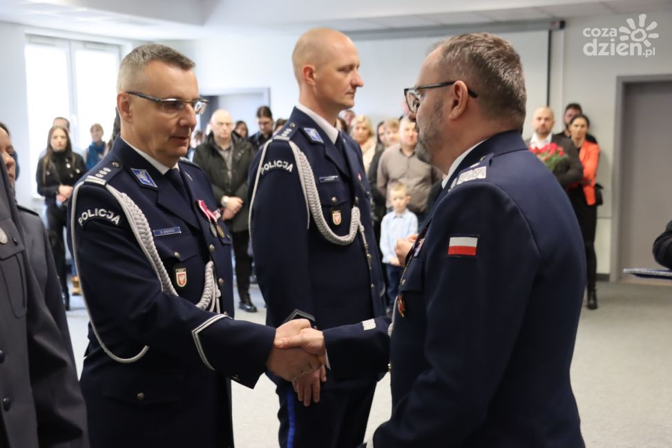 Komendant Powiatowy Policji w Ciechanowie uhonorowany Srebrnym Medalem 