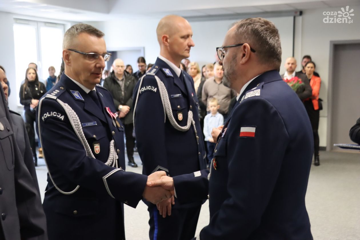 Komendant Powiatowy Policji w Ciechanowie uhonorowany Srebrnym Medalem 