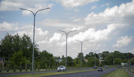 Ciechanów oszczędza i zarabia: Jak inwestycje w energooszczędne rozwiązania napędzają budżet miasta