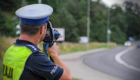 Bezpieczny weekend na drogach: Policja apeluje o rozwagę