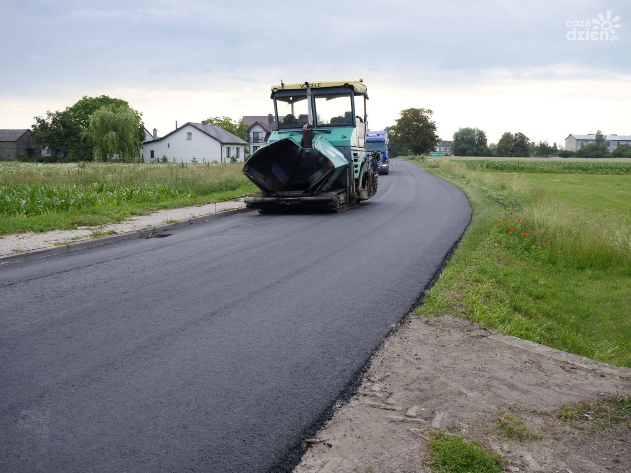 Remont drogi powiatowej Miączyn Mały - Dąbrowa: inwestycja w bezpieczną infrastrukturę