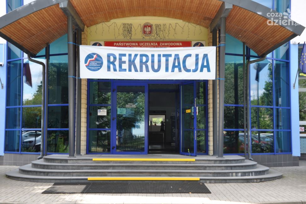 Nabiera tempa rekrutacja do ciechanowskiej Alma Mater