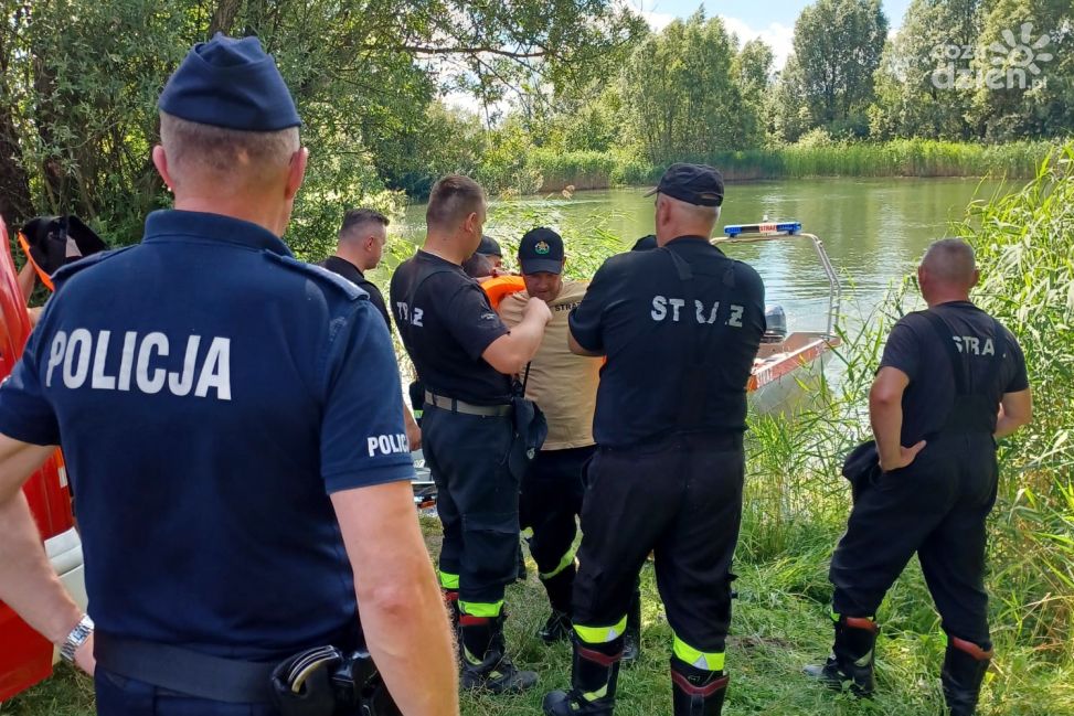 Ćwiczenia ratownicze w Cegielni - policja i strażacy apelują o bezpieczeństwo nad wodą