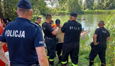 Ćwiczenia ratownicze w Cegielni - policja i strażacy apelują o bezpieczeństwo nad wodą