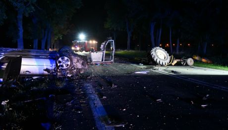 Zderzenie z ciągnikiem rolniczym - dwie osoby w szpitalu