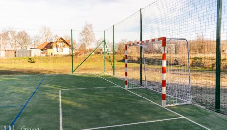 Ta inwestycja ucieszy przede wszystkim dzieci ze szkoły w Chotumiu. Już można grać na nowym boisku