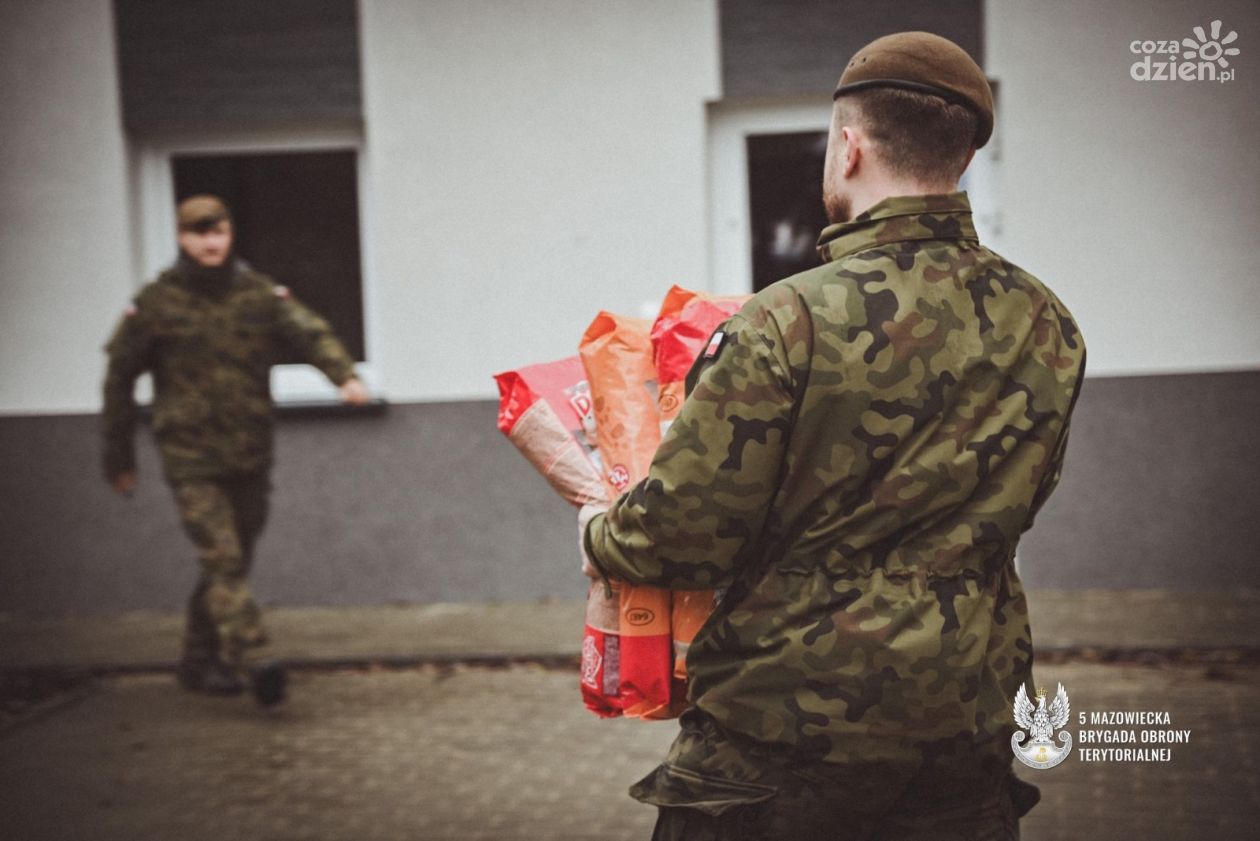 300 kg karmy dla bezdomnych zwierząt