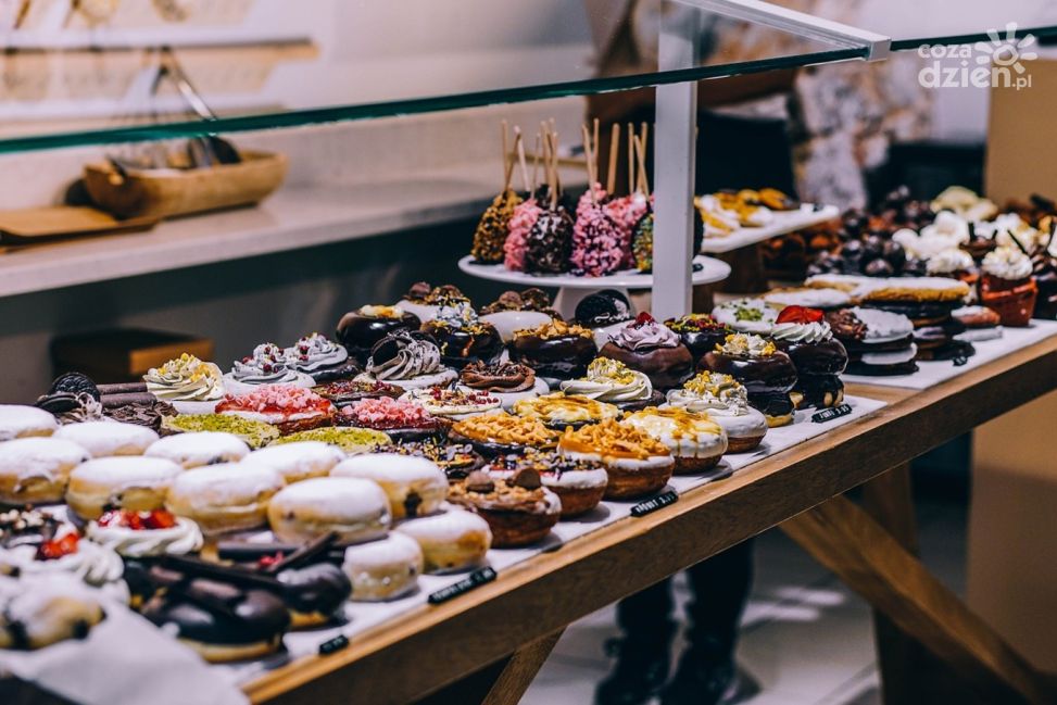 Czekoladowe inspiracje na tłusty czwartek: pączki, donuty i faworki!