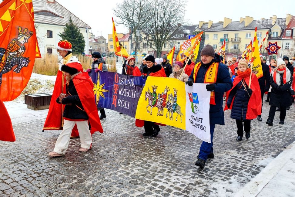 Ulicami Przasnysza przeszedł Orszak Trzech Króli