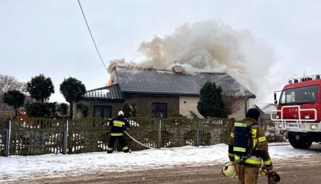 Pożar w Proszkowie: Dwie rodziny straciły dom, szczęśliwie bez ofiar