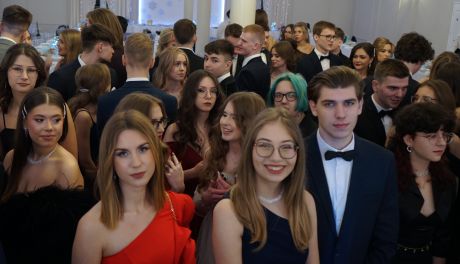 Studniówka 2025 maturzystów "Krasiniaka" już za nami - zobaczcie jak było [zdjęcia]