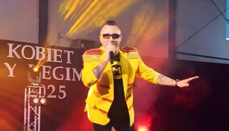 Regimin świętował Dzień Kobiet z Czadomanem! Kwiaty, wyróżnienia i ... koncert 