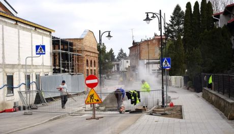 Prace drogowe w centrum Ciechanowa - zmiany w ruchu na ulicach Nadrzecznej i Dolnej