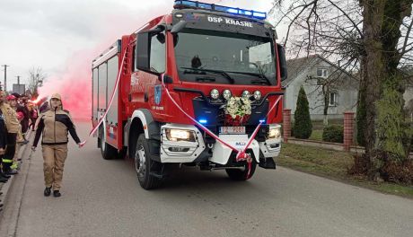 Strażacy ochotnicy z Krasnego mają nowy wóz. Pochwalili się nim w piątek