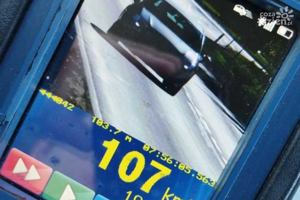 Pęchcin: Pędził 107 km/h tam, gdzie można tylko 50! Natychmiast stracił prawo jazdy