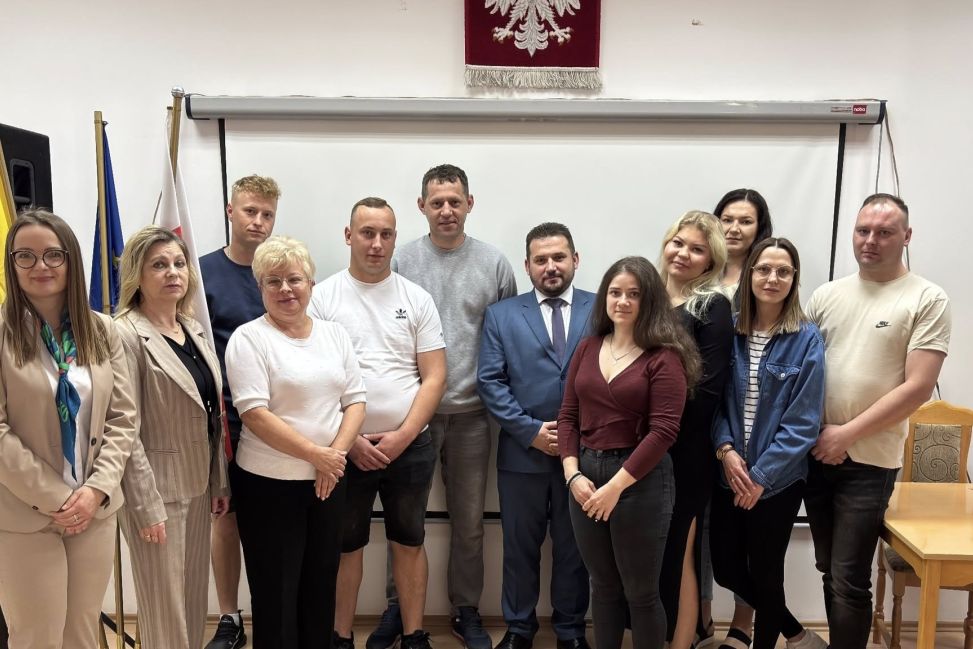 Nowe firmy rozwijają skrzydła w powiecie przasnyskim - przedsiębiorcy podpisali umowy na dofinansowanie