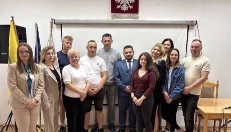 Nowe firmy rozwijają skrzydła w powiecie przasnyskim - przedsiębiorcy podpisali umowy na dofinansowanie