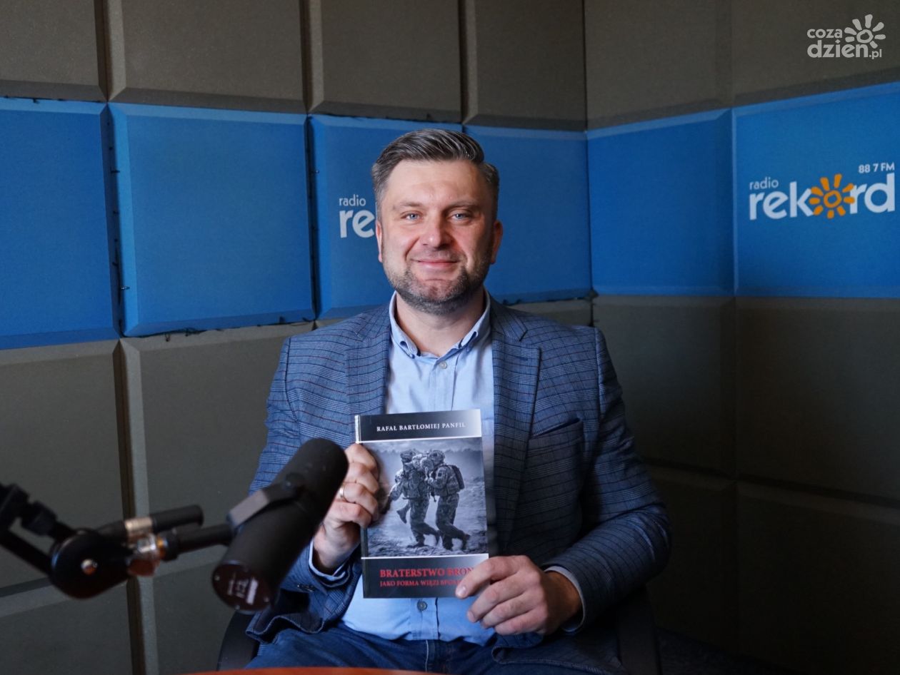 Braterstwo broni w teorii i praktyce