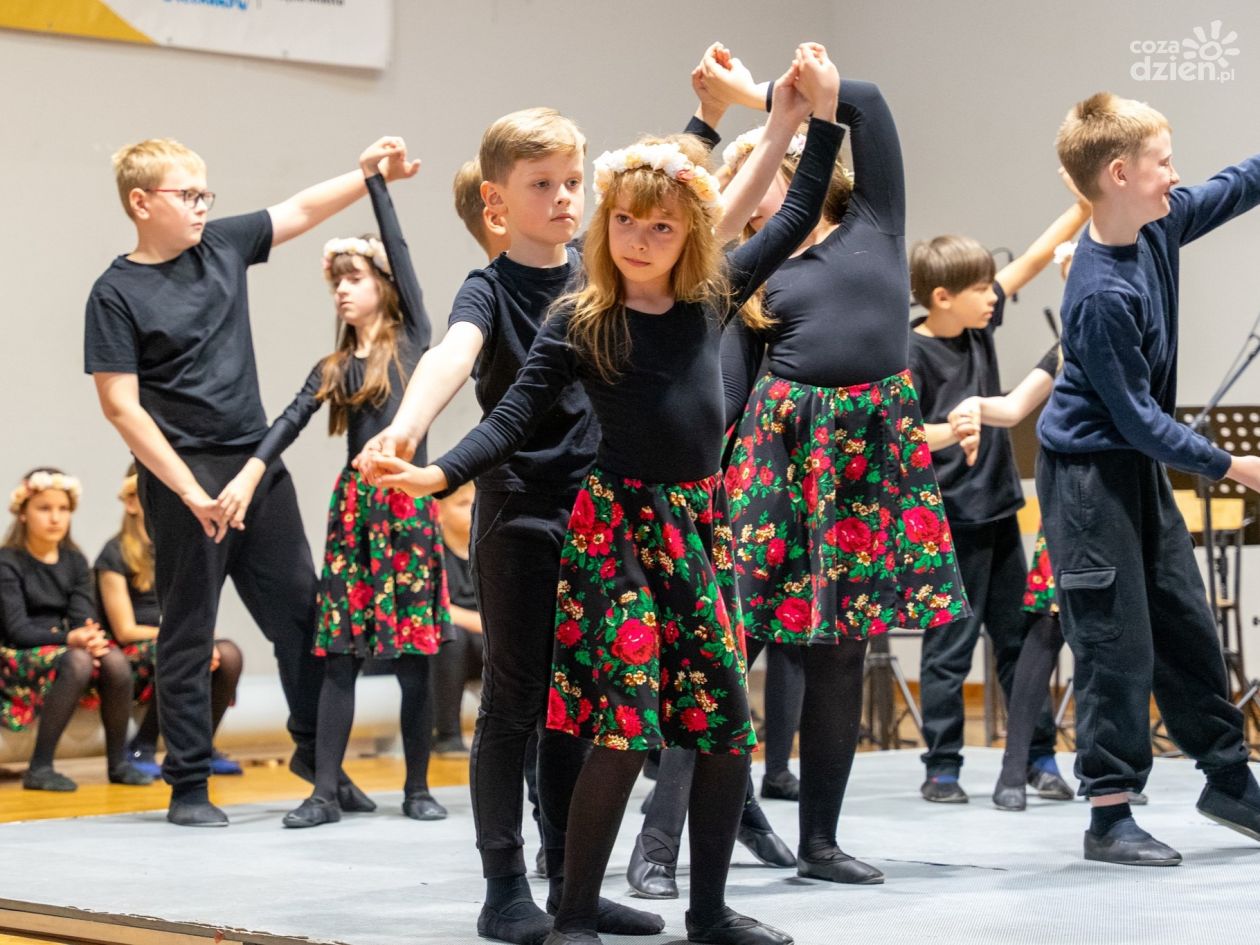 Uczniowie wyruszyli w muzyczną podróż z Chopinem
