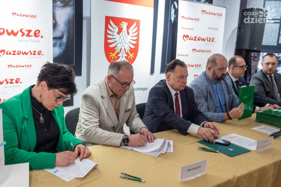 Blisko 1,9 mln zł na place zabaw, świetlice i oświetlenie w 60 sołectwach
