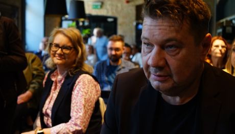 Marek Dyjak w Qubaturze - wtorkowy wieczór pełen szczerości, muzyki i głębokich refleksji
