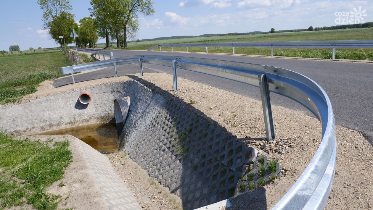 Koniec z dziurami i błotem. Droga za 17 mln zł gotowa