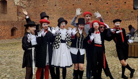 Młodzi artyści z Litwy zachwycili publiczność na Zamku w Ciechanowie