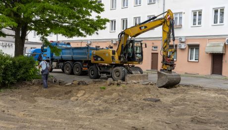 Modernizacja przy Pułtuskiej w Ciechanowie. Nowa kostka na 550 m2 drogi