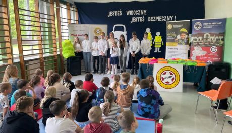 Dzieci z Mazowsza uczą się ratować życie i bezpiecznie poruszać po drogach