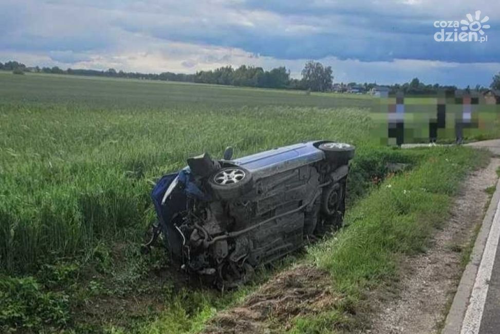 Pijany i bez prawa jazdy. 23-latek dachował w Gołyminie-Ośrodku