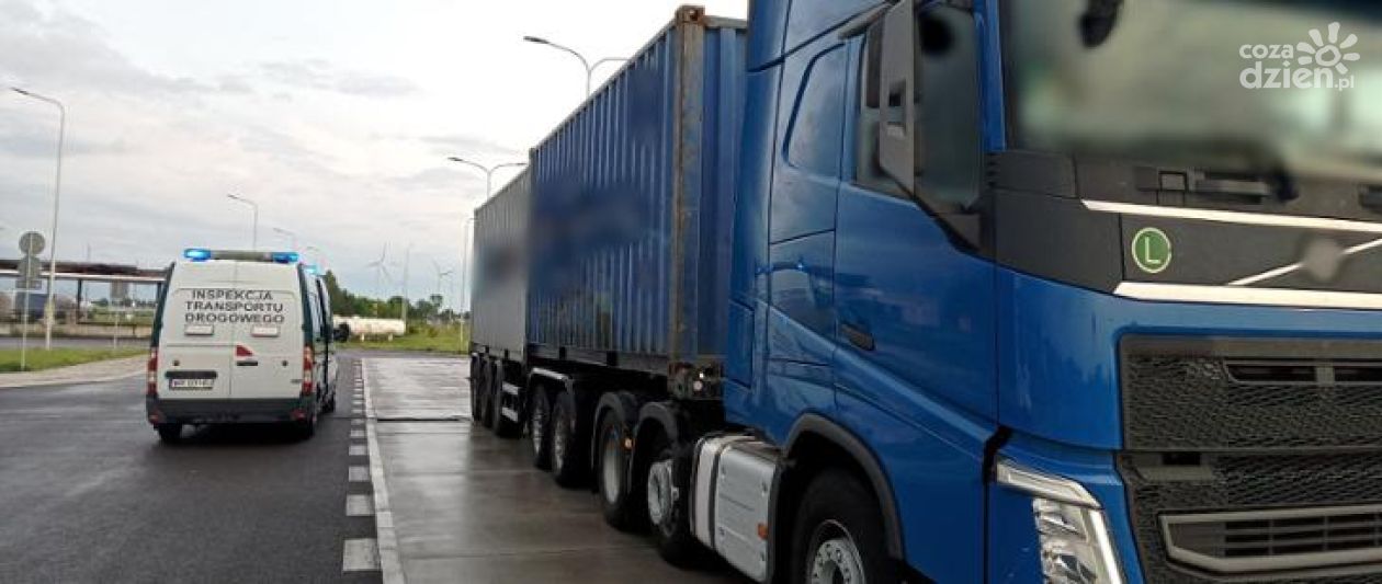 Przeładowany transport - wpadka koło Mławy
