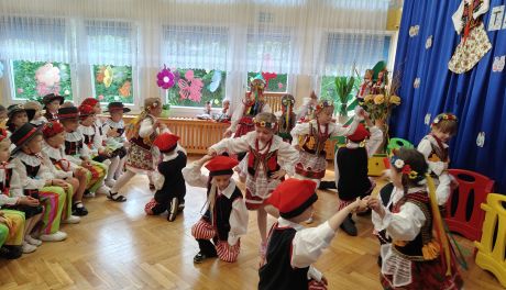 Ludowy zawrót głowy w przedszkolu nr 5 - Galeria