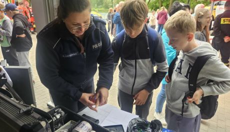 Ciechanów: Bezpieczne Wakacje i Drzwi Otwarte Komendy – edukacja i rekrutacja w jednym!